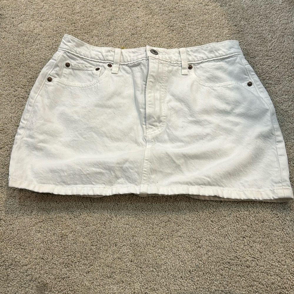 Abercrombie & Fitch White Mini Skirt